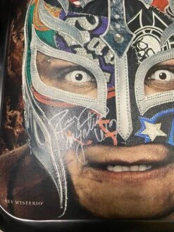 Hogan's Beach Shop Rey Mysterio "Extreme Rules" 2009 Autographed Seat -Best Souvenir Shop IMG 3285